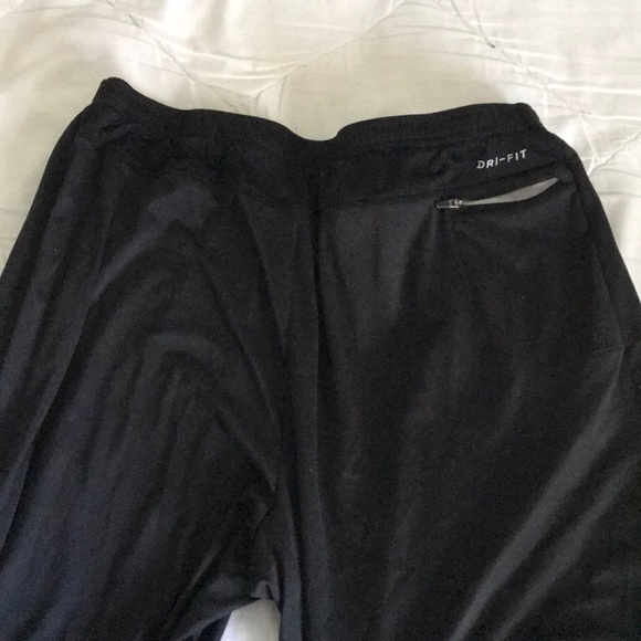 Nike men’s joggers - Picture 3 of 9